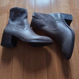 Frye Monroe Stretch ankle pull-on bootie Gray size 8 Brand New